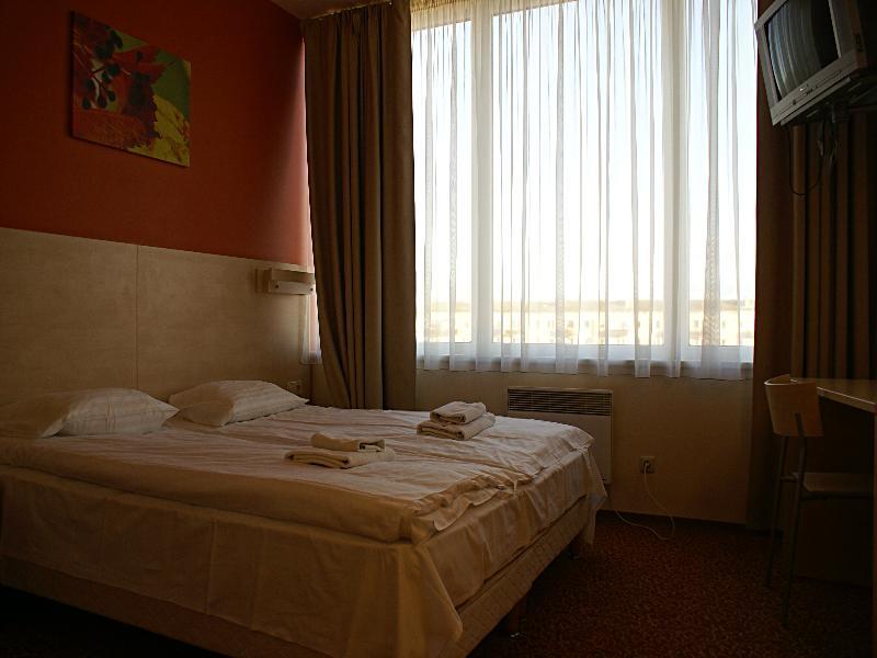 Rija Bauska Hotel Exteriör bild
