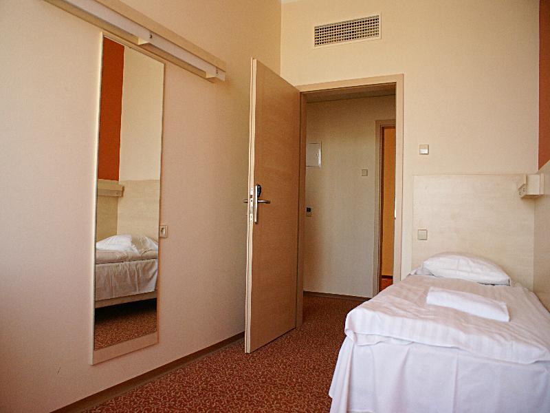 Rija Bauska Hotel Exteriör bild