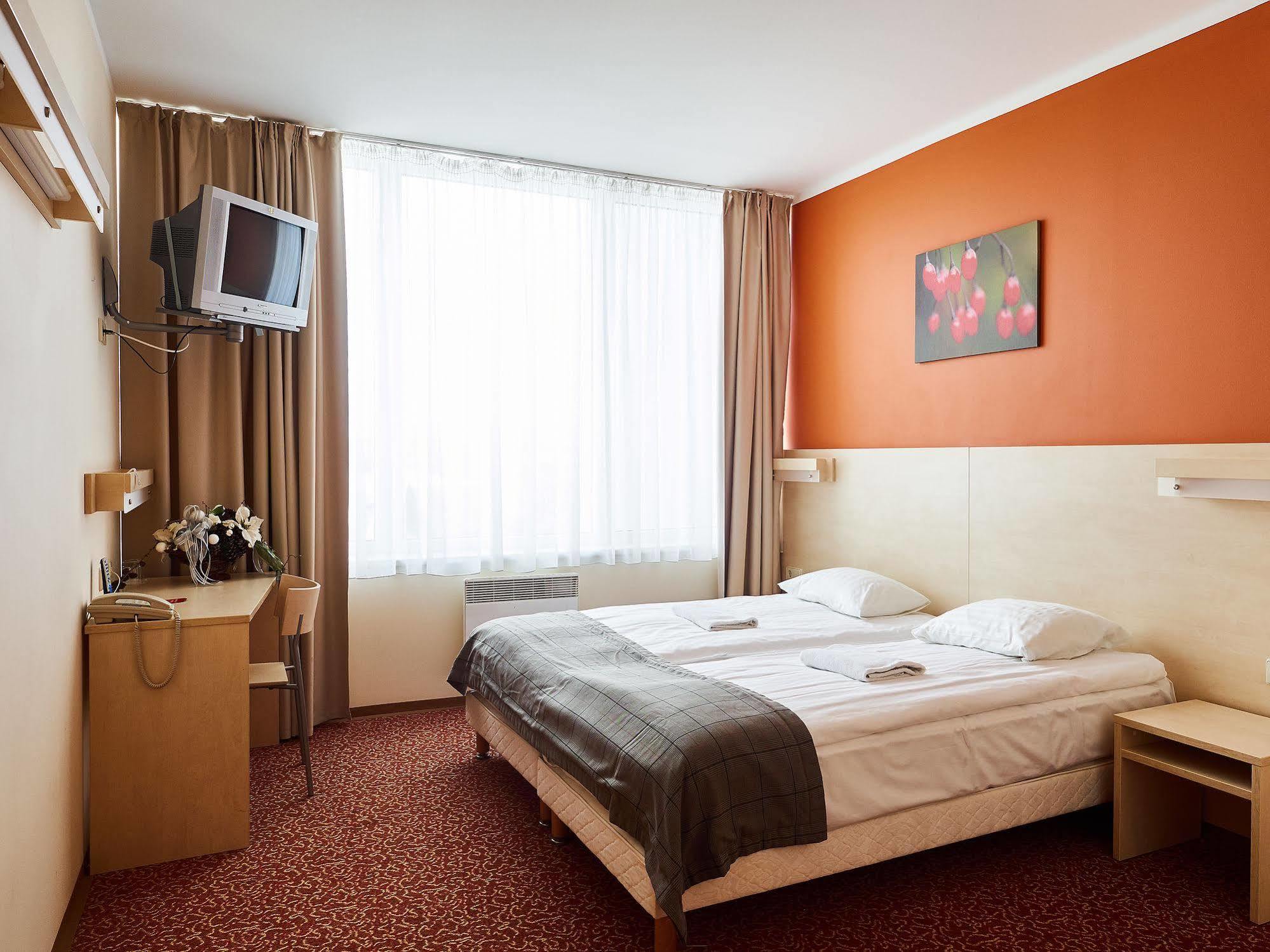 Rija Bauska Hotel Exteriör bild